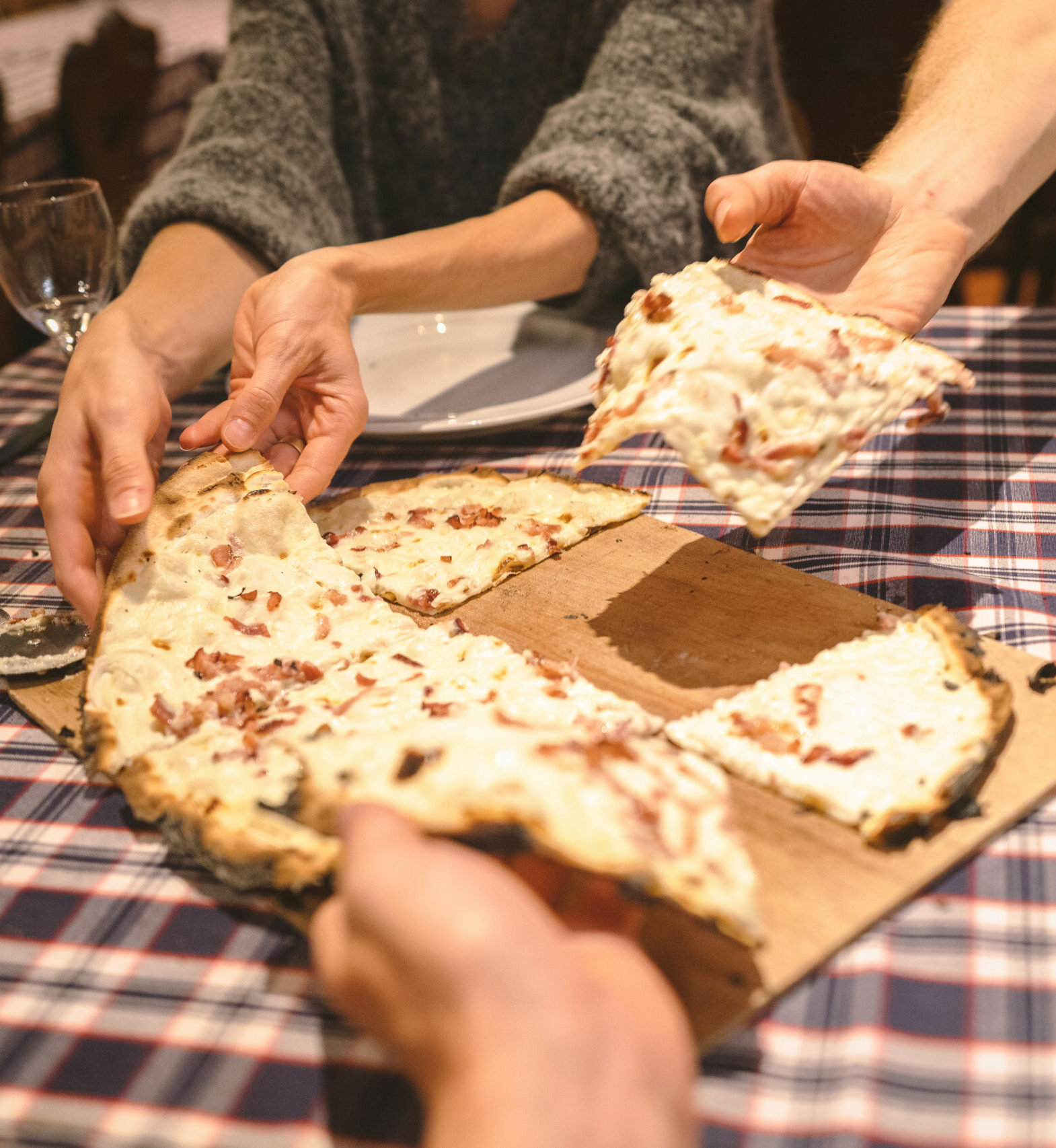 Tarte flambée dans une winstub